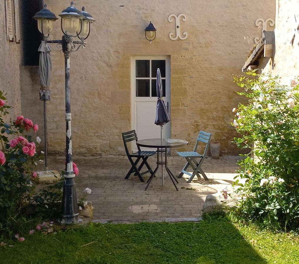 Gite De Charme Floreales Les Iris Asnelles Exterior photo